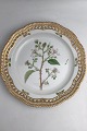Royal Copenhagen Flora Danica Tallerken med gennembrudt kant No. 20/3526