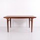 Spisebord med udtræk i teak af Johannes Andersen for Uldum Møbelfabrik fra 1960’erne