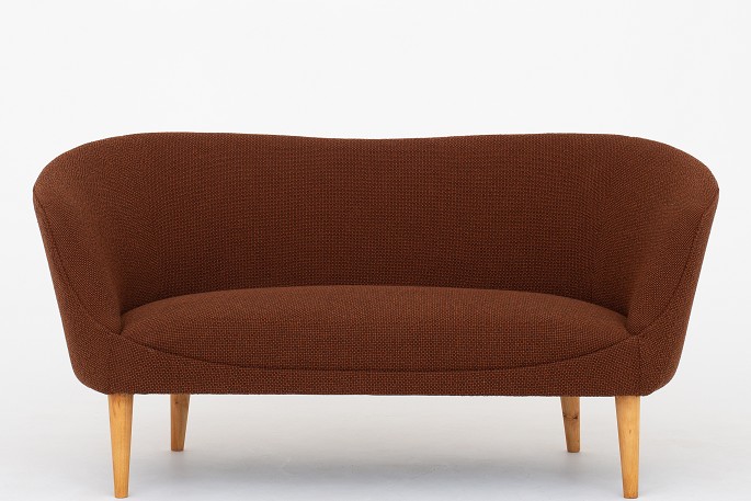 Svensk Snedkermester 
Reupholstered 2-seater sofa in new fabric (Colline 568) w. legs of beech
1 pc. in stock
Renovated
