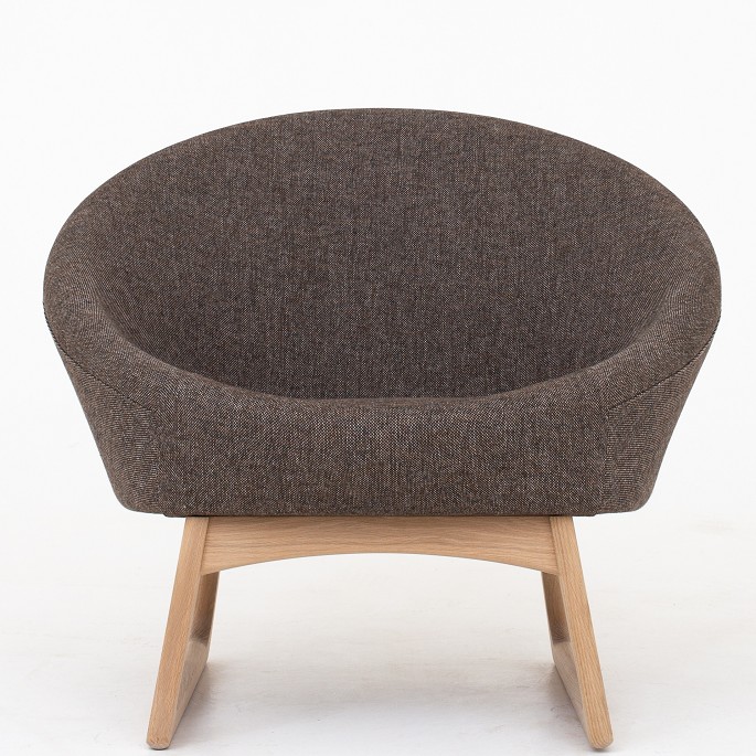 Kurt Østervig / Klassik Studio 
57A - Tub chair upholstered in Clay by Sahco col.: 004 on a sledgeframe in 
soaped oak.
Availability: 6-8 weeks
Good condition

