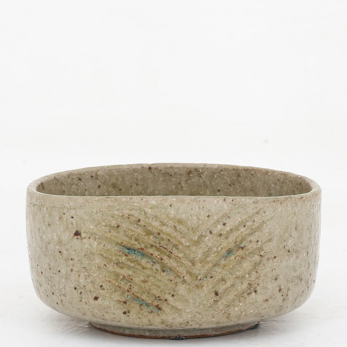 Eva Stæhr-Nielsen / Saxbo
Bowl in chamotte. Stamped.
1 pc. in stock
Good condition
