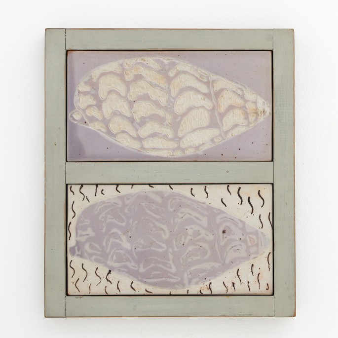 Bodil Manz
Relief af porcelænsfliser med motiv af konkylier. Signeret.
1 stk. på lager
Original stand
