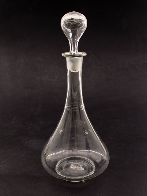 Decanter with star decoration