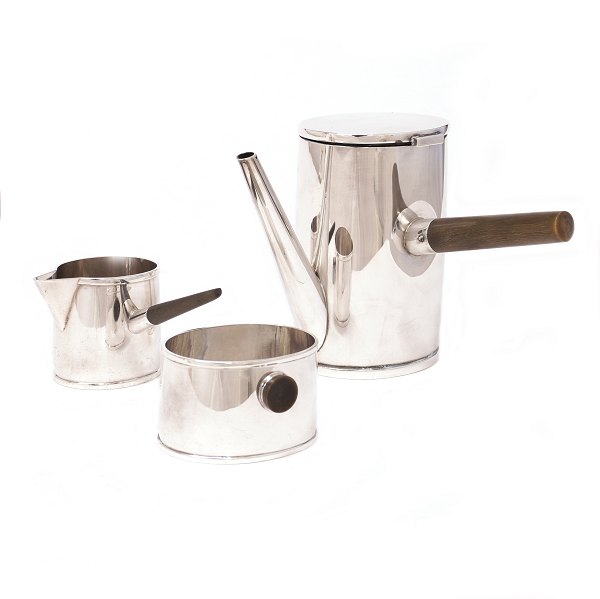 Hans Hansen sterlingsilver coffee service dated 1965. H: 12,5cm