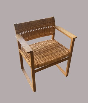 Arm chair, BM 62
Fredericia Stolefabrik
Solid oak and star braided seat and backrest
Patina
Børge Mogensen
1
