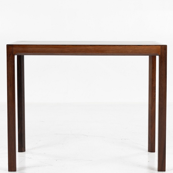 Bernt Petersen / Wørts Møbelsnedkeri
Side table rosewood
1 pc. in stock
Good condition
