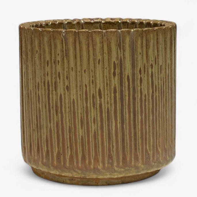 Arne Bang.
Fluted stoneware jar with brown glaze.
1 pc. in stock
