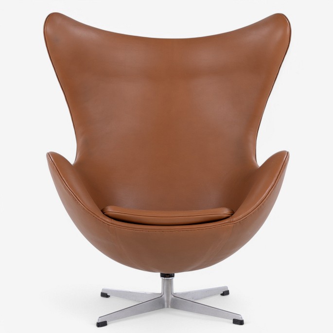 Arne Jacobsen / Fritz Hansen.
AJ 3316 - Reupholstered 
