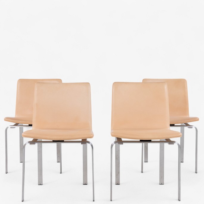 Jørgen Høj / Klassik Studio.
JH 3 - Set of 4 dining chairs with frame in steel and seat in vegetal natural 
leather.
1 set in stock
