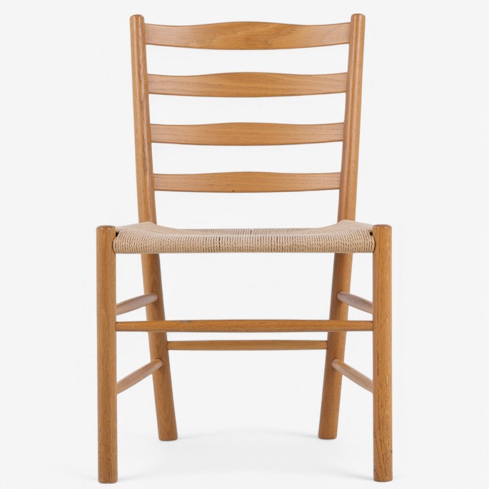 Kaare Klint / Fritz Hansen
The church chair in solid oak and braided paper yarn with matching cushion in 
Alcantara. Model KK 4133. Designed in 1936 for Grundtvig