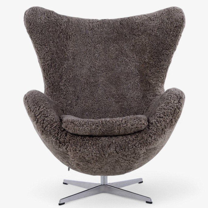 Arne Jacobsen / Fritz Hansen.
AJ 3316 - Nybetrukket 