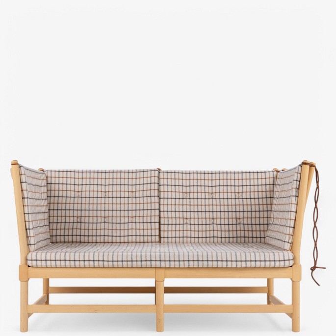 Børge Mogensen / Fredericia Furniture.
BM 1789 - Tremmesofa i Hestedækken m. stel af lakeret bøg.
1 stk. på lager
