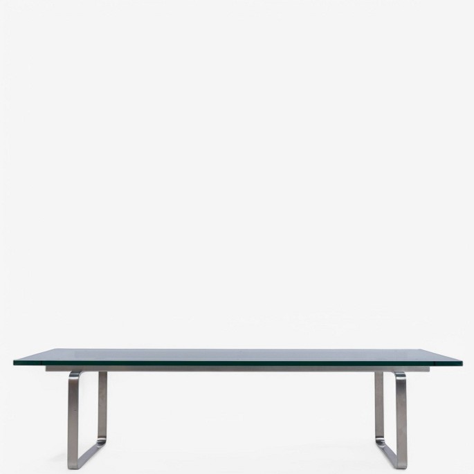 Hans J. Wegner / Carl Hansen & Søn.
CH 808 - Sofabord m. glas plade og stål stel.
1 stk. på lager

