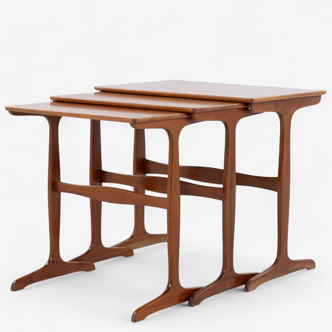 Ole Wanscher / A. J. Iversen
Mahogany nesting tables (3 pieces)
1 pc. in stock
