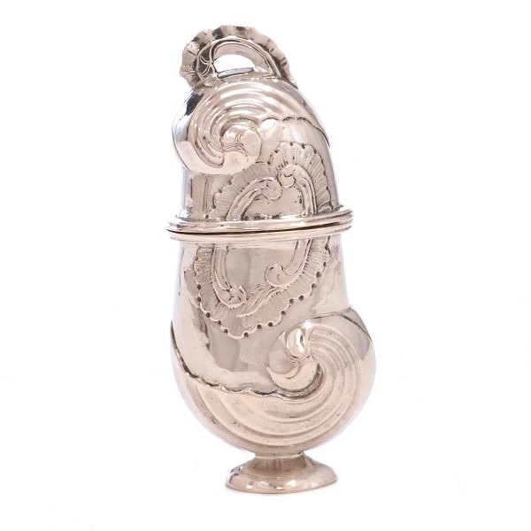 Hovedvandsæg såkaldt "haneæg". Prydet med hanekam. Ustemplet. H: 8cm